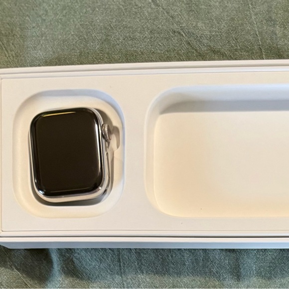 Apple Smartwatch Series 7 stainless Steel Case GPS LTE - Picture 4 of 9